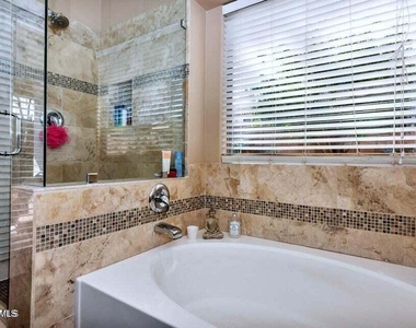 20729 N 37th Way - Photo Thumbnail 17