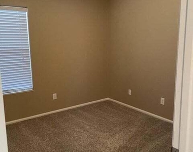 20729 N 37th Way - Photo Thumbnail 24