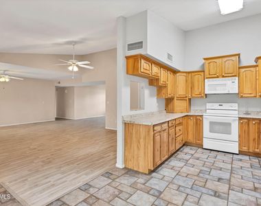 16250 N 64th Place - Photo Thumbnail 13