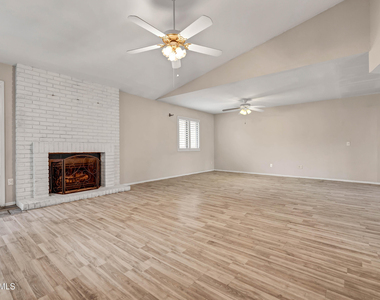 16250 N 64th Place - Photo Thumbnail 7
