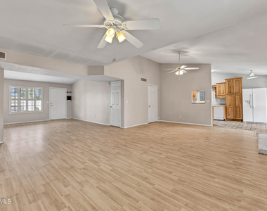 16250 N 64th Place - Photo Thumbnail 6
