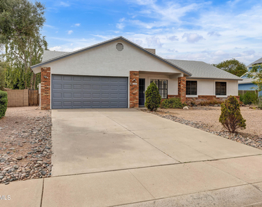 16250 N 64th Place - Photo Thumbnail 1