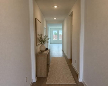 608 Arabian Lane - Photo Thumbnail 4