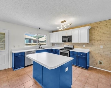 13221 Elmhurst Drive - Photo Thumbnail 14