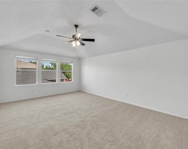 13221 Elmhurst Drive - Photo Thumbnail 34