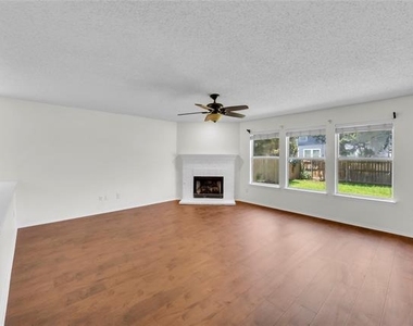 13221 Elmhurst Drive - Photo Thumbnail 11
