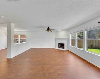 13221 Elmhurst Drive - Photo Thumbnail 5