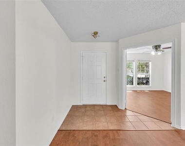 13221 Elmhurst Drive - Photo Thumbnail 9