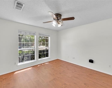 13221 Elmhurst Drive - Photo Thumbnail 7
