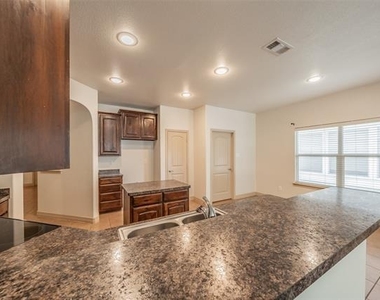 8924 Manana Street - Photo Thumbnail 3