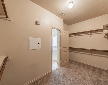 8924 Manana Street - Photo Thumbnail 20