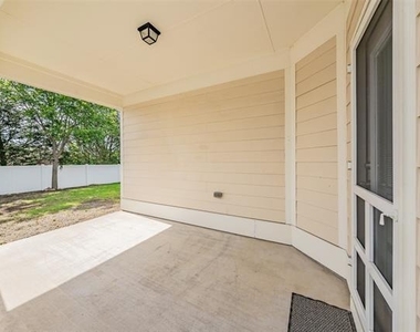 8924 Manana Street - Photo Thumbnail 9