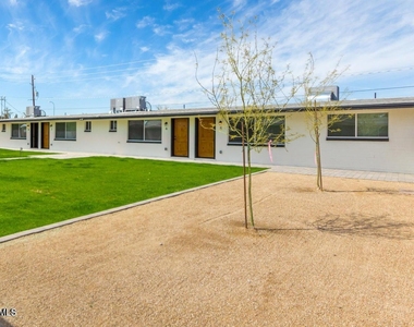 6043 W Laurie Lane - Photo Thumbnail 1