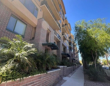 17 W Vernon Avenue - Photo Thumbnail 1
