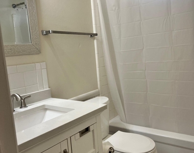 6604 S Lakeshore Drive - Photo Thumbnail 14