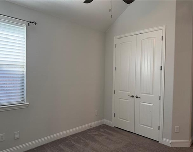 482 Prairie View Drive - Photo Thumbnail 23