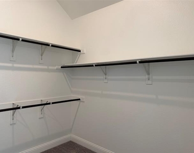 482 Prairie View Drive - Photo Thumbnail 31
