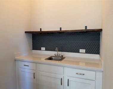 482 Prairie View Drive - Photo Thumbnail 11
