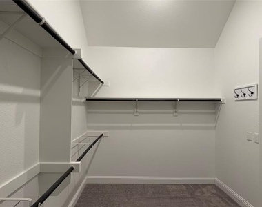 482 Prairie View Drive - Photo Thumbnail 33