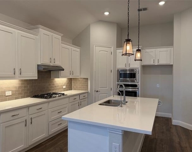 482 Prairie View Drive - Photo Thumbnail 5