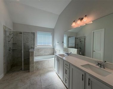 482 Prairie View Drive - Photo Thumbnail 30