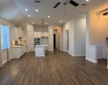 482 Prairie View Drive - Photo Thumbnail 13