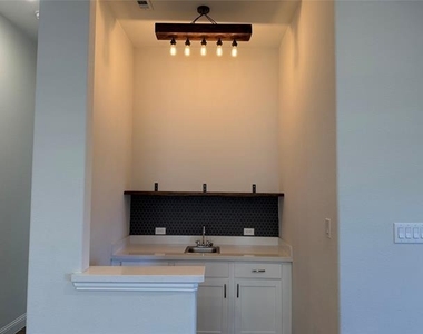 482 Prairie View Drive - Photo Thumbnail 10