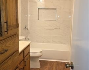210 E Witt Street - Photo Thumbnail 8