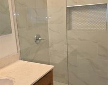 210 E Witt Street - Photo Thumbnail 11