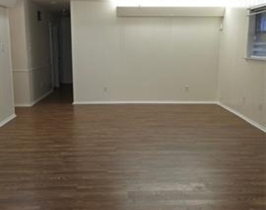 210 E Witt Street - Photo Thumbnail 1