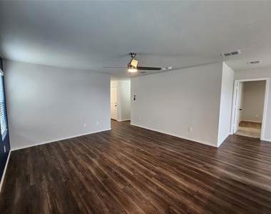 14428 Cloudview Way - Photo Thumbnail 3