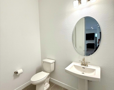 3824 E Fiesta Flower Lane - Photo Thumbnail 38