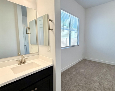 3824 E Fiesta Flower Lane - Photo Thumbnail 32