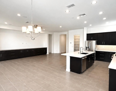 3824 E Fiesta Flower Lane - Photo Thumbnail 17