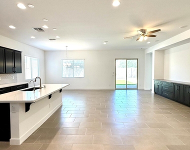 3824 E Fiesta Flower Lane - Photo Thumbnail 14