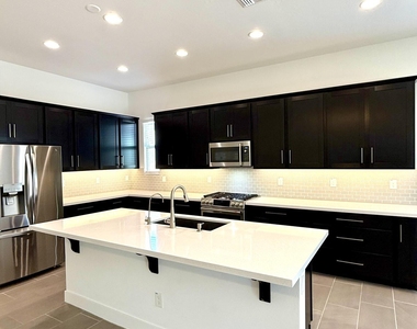 3824 E Fiesta Flower Lane - Photo Thumbnail 8