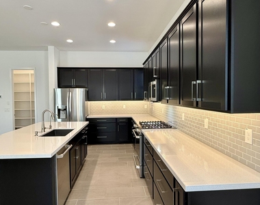 3824 E Fiesta Flower Lane - Photo Thumbnail 6