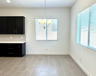 3824 E Fiesta Flower Lane - Photo Thumbnail 12