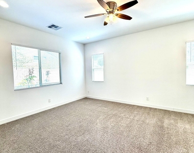 3824 E Fiesta Flower Lane - Photo Thumbnail 19