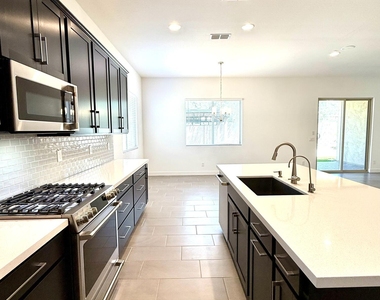 3824 E Fiesta Flower Lane - Photo Thumbnail 11