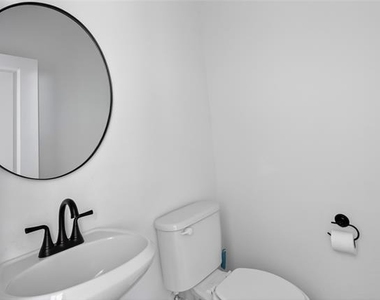 7613 Reis Lane - Photo Thumbnail 10