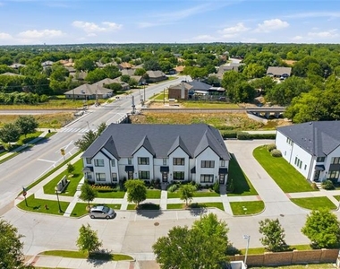 7613 Reis Lane - Photo Thumbnail 26