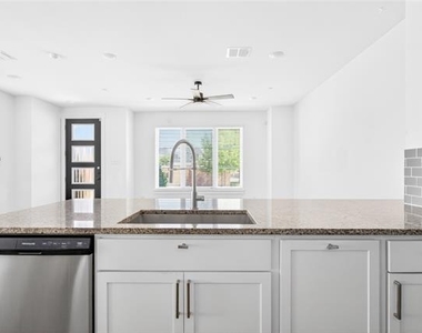 7613 Reis Lane - Photo Thumbnail 8