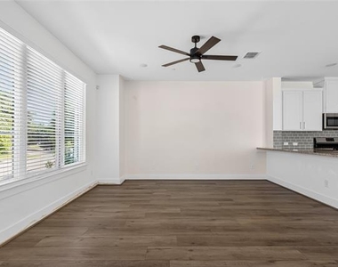 7613 Reis Lane - Photo Thumbnail 4