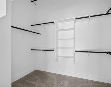 7613 Reis Lane - Photo Thumbnail 14
