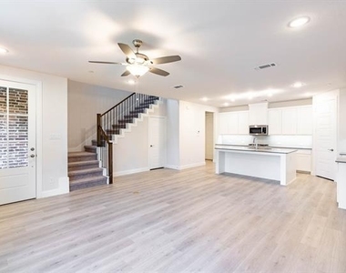 1949 Mcclane Drive - Photo Thumbnail 3