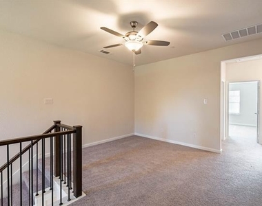 1949 Mcclane Drive - Photo Thumbnail 9