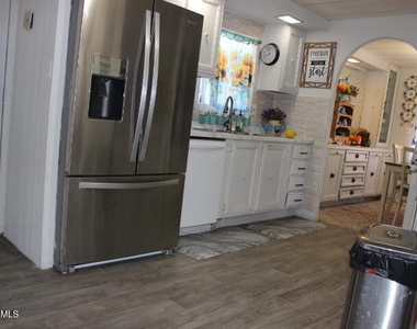 9501 E Broadway Road - Photo Thumbnail 6