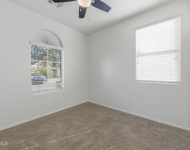 2524 S 89th Lane - Photo Thumbnail 7