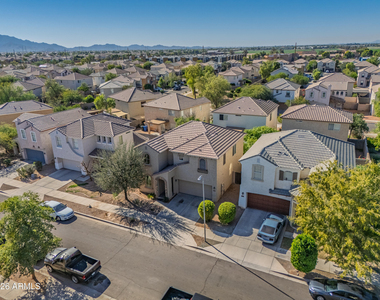 2524 S 89th Lane - Photo Thumbnail 3